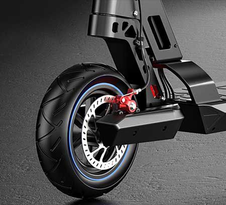 Pneu à absorption de chocs de grande taille